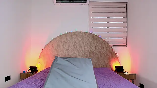 Snapshot of anisha_x chatting on December 2025 07:08:02 PM anisha x online show from December 2025 07:08:02 PM