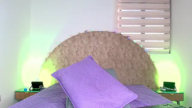 Snapshot of anisha_x chatting on December 2025 07:22:01 PM anisha x online show from December 2025 07:22:01 PM