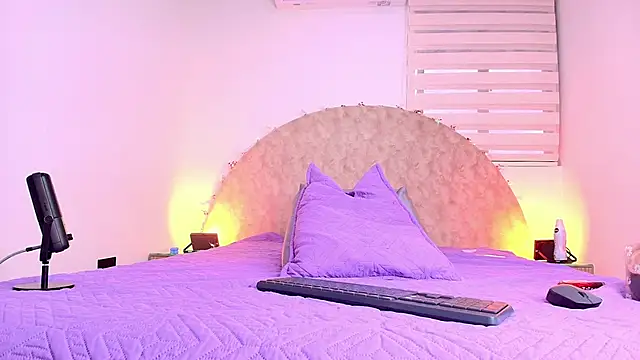 Snapshot of anisha_x chatting on December 2025 07:43:01 PM anisha x online show from December 2025 07:43:01 PM