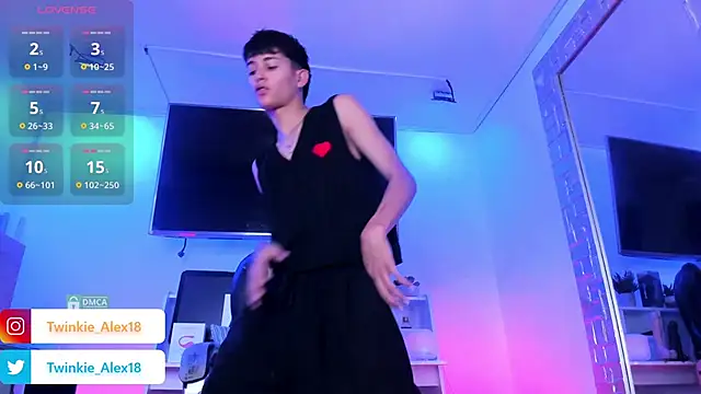 Snapshot of Twinkie-Alex18 chatting on March 2025 09:29:02 PM Twinkie-Alex18 online show from March 2025 09:29:02 PM