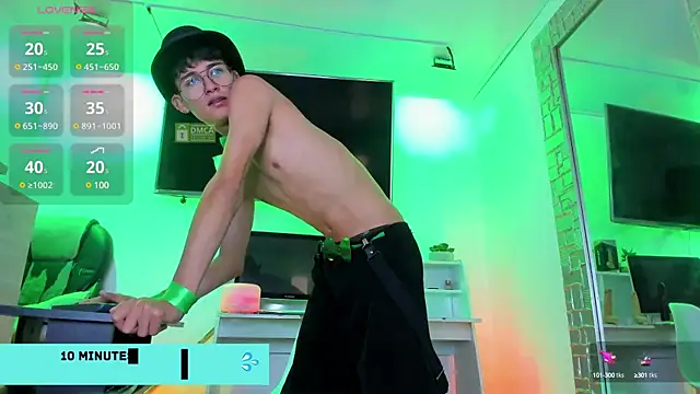 Snapshot of Twinkie-Alex18 chatting on March 2025 10:15:01 PM Twinkie-Alex18 online show from March 2025 10:15:01 PM