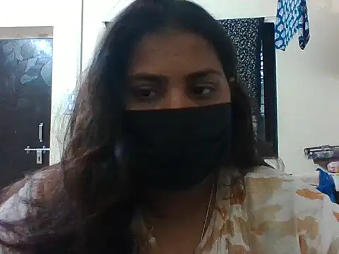 Snapshot of Hotmilfxox chatting on May 2026 09:04:01 AM Hotmilfxox online show from May 2026 09:04:01 AM