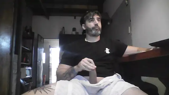 ozzypsico13 online show from June 2026 05:01:02 PM