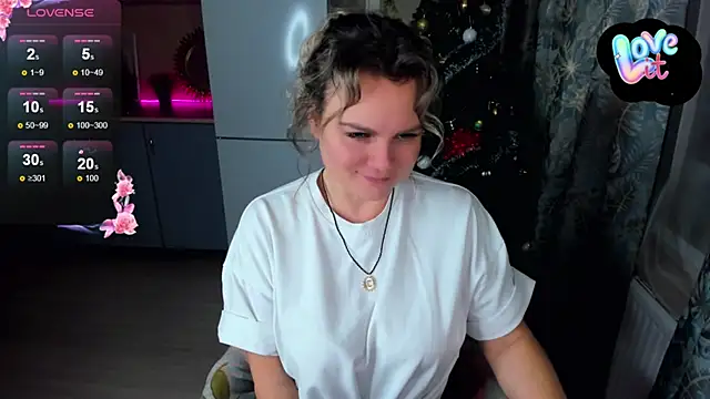 Snapshot of candy_queeen chatting on December 2024 10:47:01 PM candy queeen online show from December 2024 10:47:01 PM