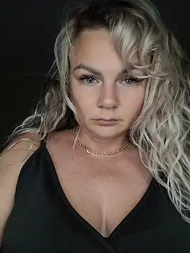 candy queeen online show from May 2026 09:16:01 PM