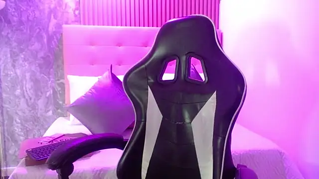 Snapshot of melody__bleir chatting on September 2025 10:11:02 PM melody bleir online show from September 2025 10:11:02 PM