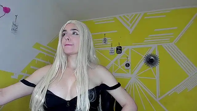 Nikolle Rouss online show from October 2025 04:35:02 AM