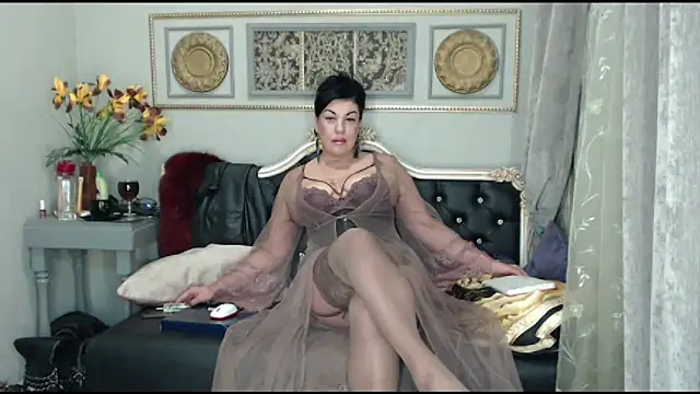 Snapshot of LadyMargoFontana chatting on February 2025 04:37:02 AM LadyMargoFontana online show from February 2025 04:37:02 AM