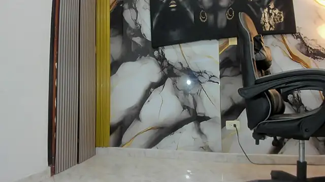 Snapshot of Thomas_shelbys chatting on November 2025 03:38:02 AM Thomas shelbys online show from November 2025 03:38:02 AM