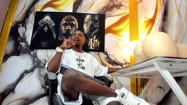 Snapshot of Thomas_shelbys chatting on November 2025 03:26:02 AM Thomas shelbys online show from November 2025 03:26:02 AM