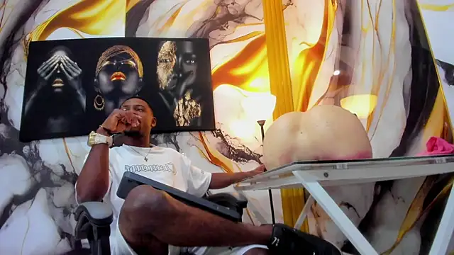 Snapshot of Thomas_shelbys chatting on December 2025 03:58:02 AM Thomas shelbys online show from December 2025 03:58:02 AM