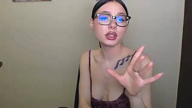 Cutesweetheart online show from January 2025 01:32:01 PM