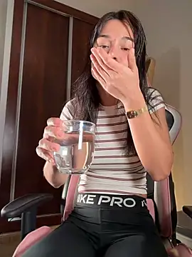 Adriennesexxx online show from March 2026 10:15:01 PM