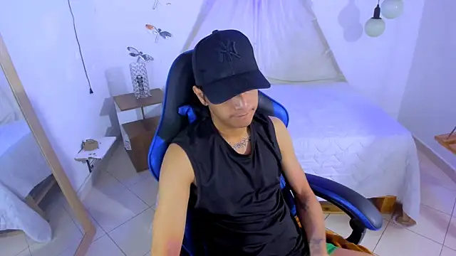 Snapshot of Brand_habes chatting on November 2025 07:02:02 AM Brand habes online show from November 2025 07:02:02 AM