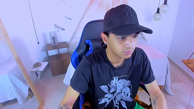 Snapshot of Brand_habes chatting on November 2025 06:57:01 AM Brand habes online show from November 2025 06:57:01 AM