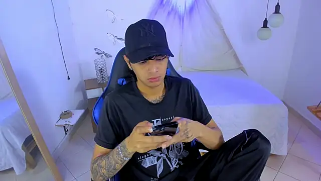 Snapshot of Brand_habes chatting on November 2025 11:32:02 AM Brand habes online show from November 2025 11:32:02 AM