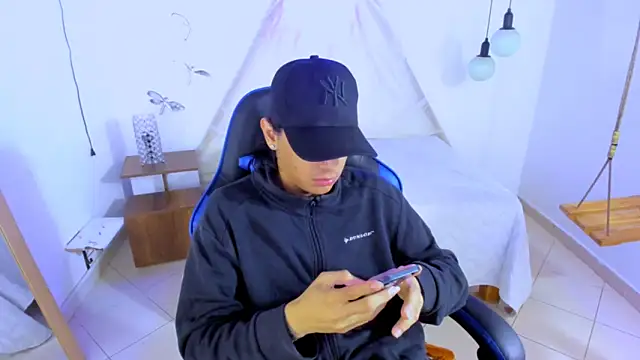 Snapshot of Brand_habes chatting on November 2025 05:33:01 AM Brand habes online show from November 2025 05:33:01 AM