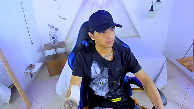 Snapshot of Brand_habes chatting on December 2025 12:53:01 AM Brand habes online show from December 2025 12:53:01 AM