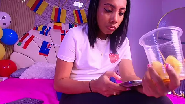 Snapshot of nata_luna chatting on June 2026 07:13:01 PM nata luna online show from June 2026 07:13:01 PM