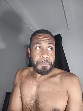 Snapshot of KaelMoreau chatting on November 2025 12:32:01 AM KaelMoreau online show from November 2025 12:32:01 AM