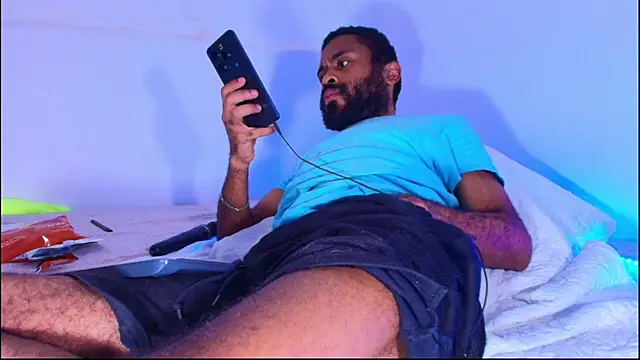 Snapshot of KaelMoreau chatting on December 2025 10:14:01 PM KaelMoreau online show from December 2025 10:14:01 PM