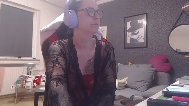 Snapshot of EiskalterEngel74 chatting on December 2024 08:15:01 PM EiskalterEngel74 online show from December 2024 08:15:01 PM