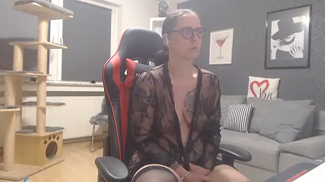 Snapshot of EiskalterEngel74 chatting on January 2025 04:39:01 PM EiskalterEngel74 online show from January 2025 04:39:01 PM