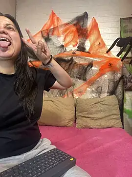 Snapshot of KataleyaStiward chatting on October 2025 12:52:02 PM KataleyaStiward online show from October 2025 12:52:02 PM