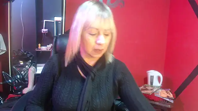 KLOE PIELL online show from October 2025 05:34:02 PM