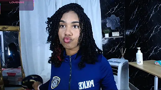 Hillary queen online show from October 2025 06:09:01 PM