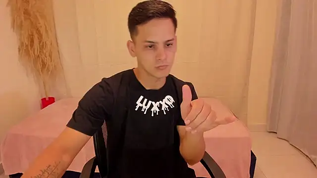 JANER 03 online show from December 2025 01:18:02 PM