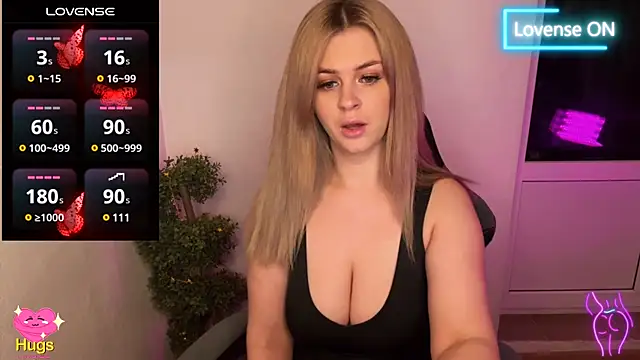 Snapshot of Love_Bri chatting on January 2025 06:33:02 PM Love Bri online show from January 2025 06:33:02 PM