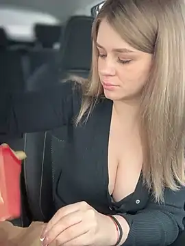 Snapshot of Love_Bri chatting on February 2025 06:58:02 AM Love Bri online show from February 2025 06:58:02 AM