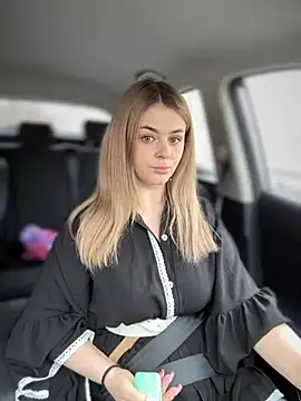 Snapshot of Love_Bri chatting on February 2025 07:09:01 AM Love Bri online show from February 2025 07:09:01 AM