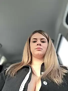 Snapshot of Love_Bri chatting on February 2025 11:41:02 AM Love Bri online show from February 2025 11:41:02 AM