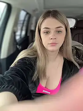 Snapshot of Love_Bri chatting on February 2025 08:39:01 AM Love Bri online show from February 2025 08:39:01 AM