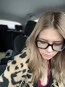 Snapshot of Love_Bri chatting on March 2025 07:03:01 AM Love Bri online show from March 2025 07:03:01 AM