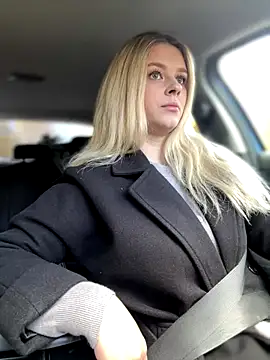 Snapshot of Love_Bri chatting on October 2025 10:25:01 AM Love Bri online show from October 2025 10:25:01 AM