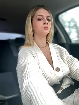 Snapshot of Love_Bri chatting on December 2025 10:24:01 AM Love Bri online show from December 2025 10:24:01 AM