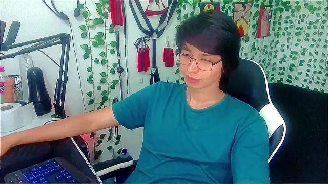 Andy gray online show from April 2026 05:05:02 PM