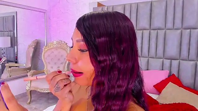 BellahColucci online show from February 2025 08:41:01 PM