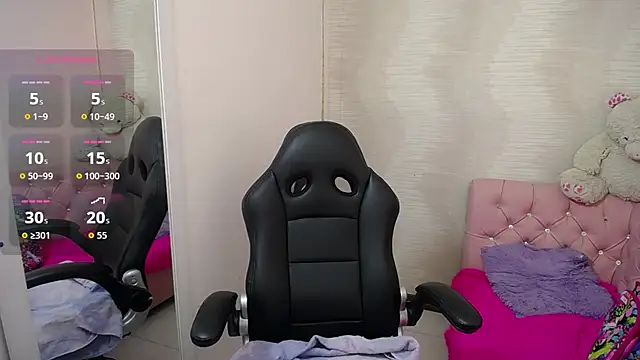 lauraguzman online show from September 2025 03:17:01 AM