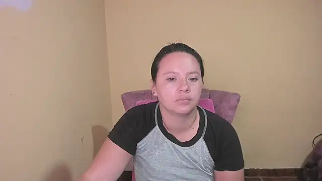 lauraguzman online show from July 2026 03:55:01 AM
