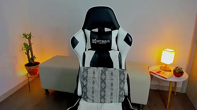 dafboy1 online show from November 2025 04:49:01 AM