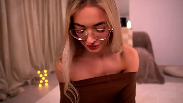 KylieJoyce online show from March 2026 09:32:02 PM