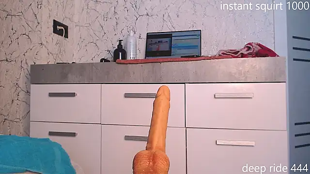 Simplegirl1997 online show from February 2026 07:23:01 AM