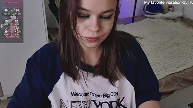 Snapshot of ValBae chatting on January 2025 03:26:01 PM ValBae online show from January 2025 03:26:01 PM