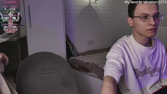 Snapshot of ValBae chatting on January 2025 08:48:01 PM ValBae online show from January 2025 08:48:01 PM