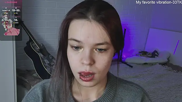 Snapshot of ValBae chatting on January 2025 04:12:01 PM ValBae online show from January 2025 04:12:01 PM