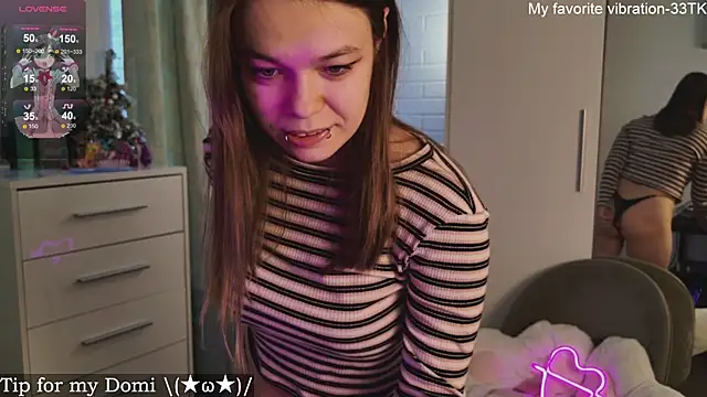 Snapshot of ValBae chatting on February 2025 12:28:01 PM ValBae online show from February 2025 12:28:01 PM